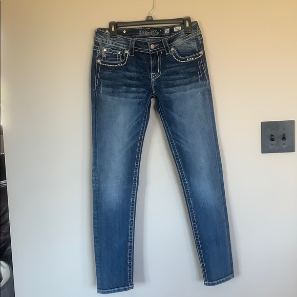 Women’s Miss Me Skinny Jeans - Picture 2 of 6